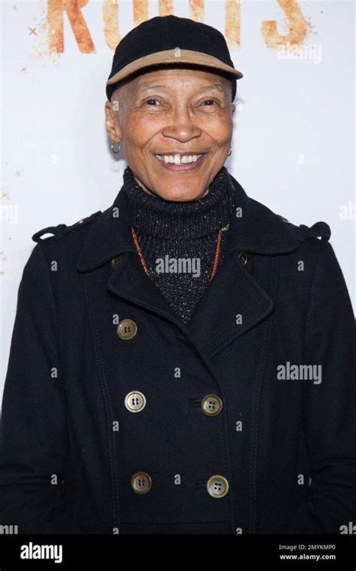 Olivia Cole (TV Actress) - Age, Birthday, Bio, Facts, Family, Net Worth, Height & More