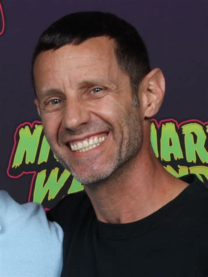 Omri Katz (TV Actor) - Age, Birthday, Bio, Facts, Family, Net Worth, Height & More