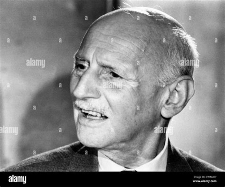 Otto Frank Net Worth, Age, Height, Wife