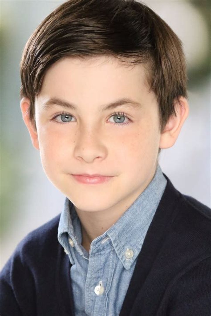 Owen Vaccaro (Movie Actor) - Age, Birthday, Bio, Facts, Family, Net Worth, Height & More
