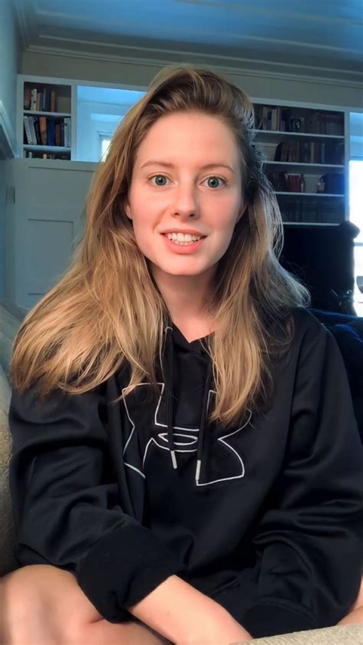 Ozley ASMR (YouTube Star) - Age, Birthday, Bio, Facts, Family, Net Worth, Height & More