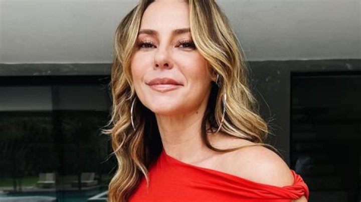 Paolla Oliveira biografía, edad, altura, esposa, net worth, familia