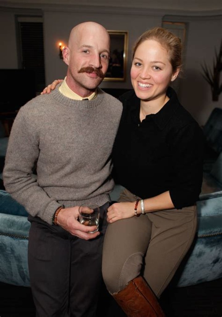 Congrats!‘Parenthood’ Star Erika Christensen Marries Cyclist Boyfriend Cole Maness