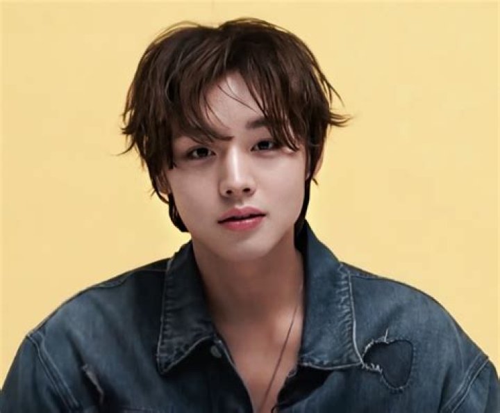 Park Ji-hoon Biography, Age, Height, Wife, Net Worth, Family