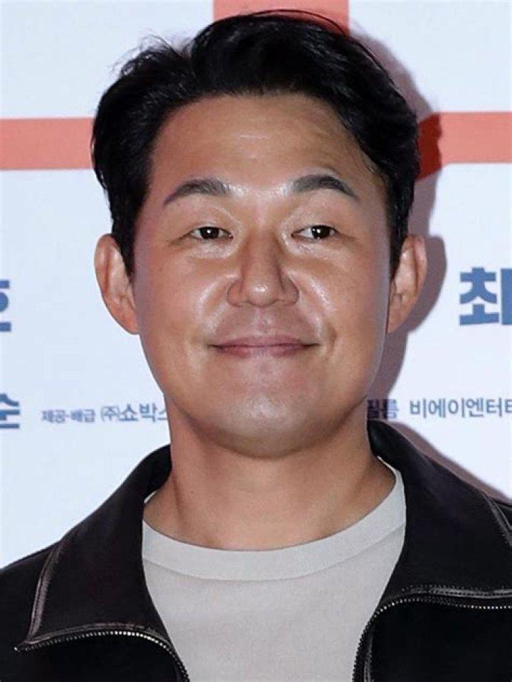 Park Sung-woong Biography, Age, Height, Wife, Net Worth, Family