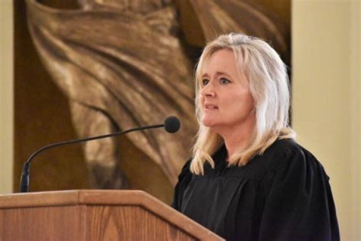 Patricia DeVaney Biography, Age, Height, Husband, Net Worth, Family