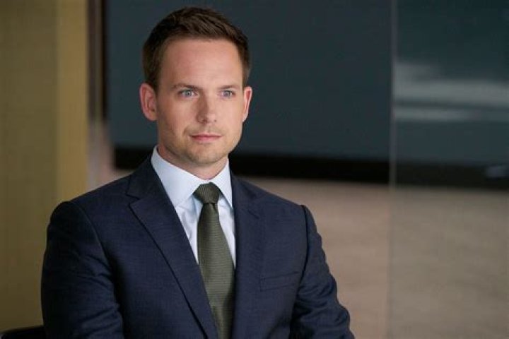 Patrick J. Adams Biography, Age, Height, Wife, Net Worth, Family