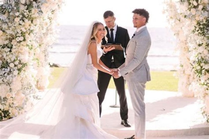 Patrick Mahomes and Fiancee Brittany Matthews Celebrate Their 9-Year Anniversary With a Romantic Dinner