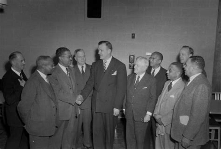 Paul Henderson Biography, Age, Height, Wife, Net Worth, Family