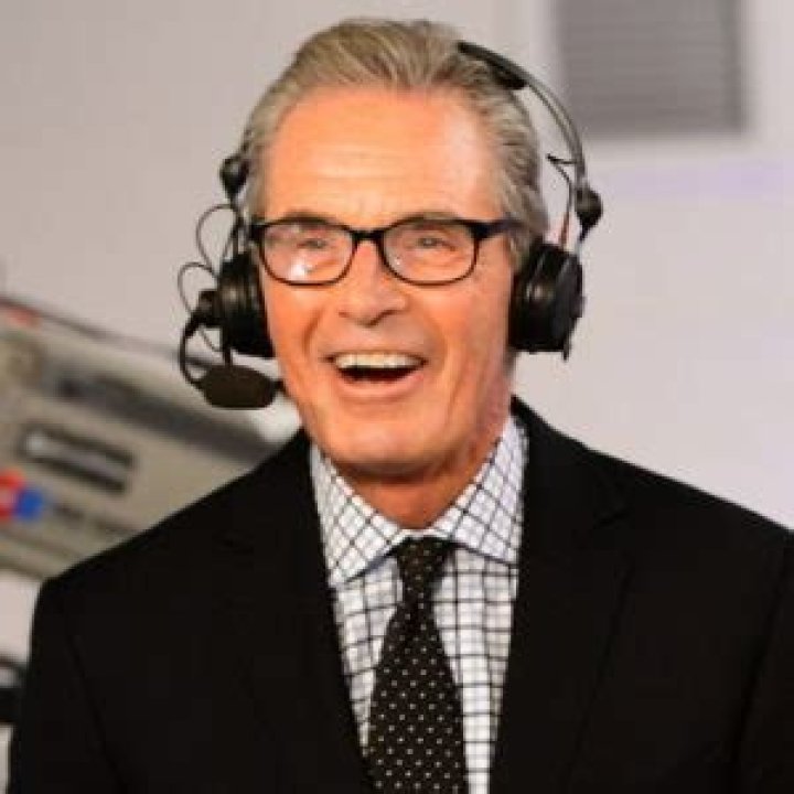 Paul Sunderland (Sportscaster) - Age, Birthday, Bio, Facts, Family, Net Worth, Height & More