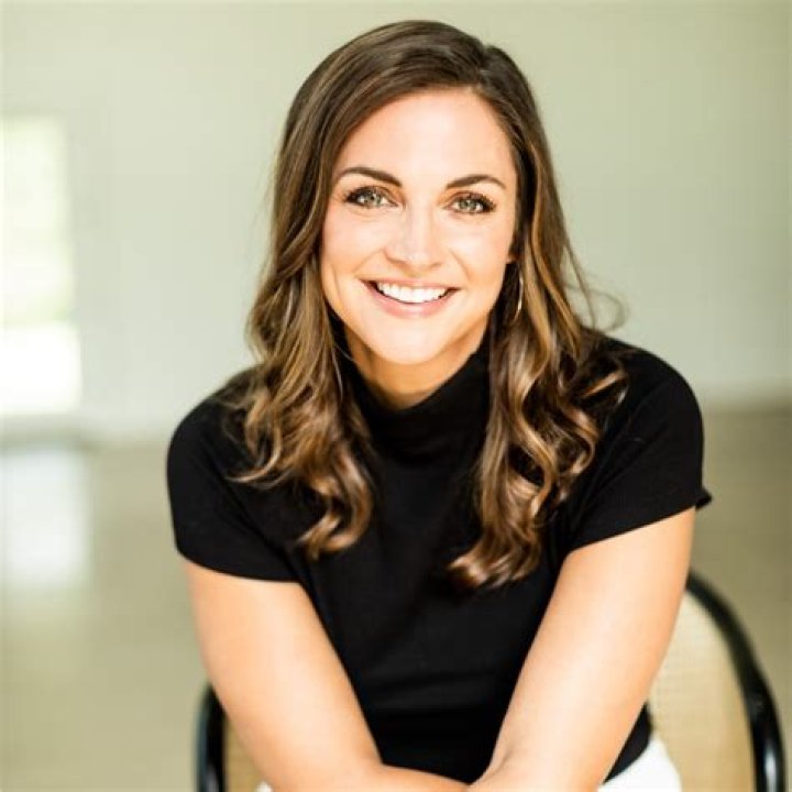 Paula Faris and Husband John Krueger Wiki-Bio, Net Worth, Kids. 2022