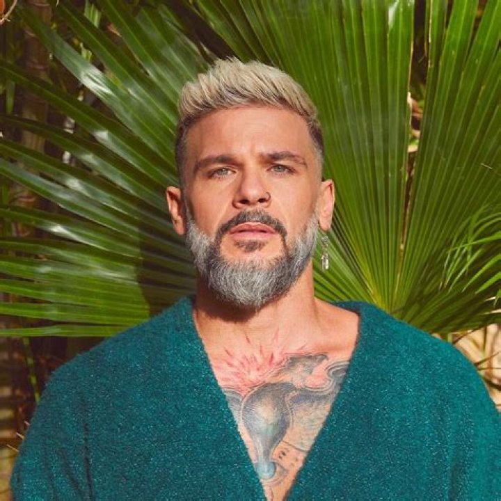 Pedro Capó (Cantante Pop) - Edad, cumpleaños, biografía, hechos, familia, patrimonio neto, altura y más