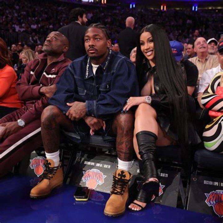 
Pete Davidson And Emrata Spotted At Knicks Game: Relationship And Dating History 