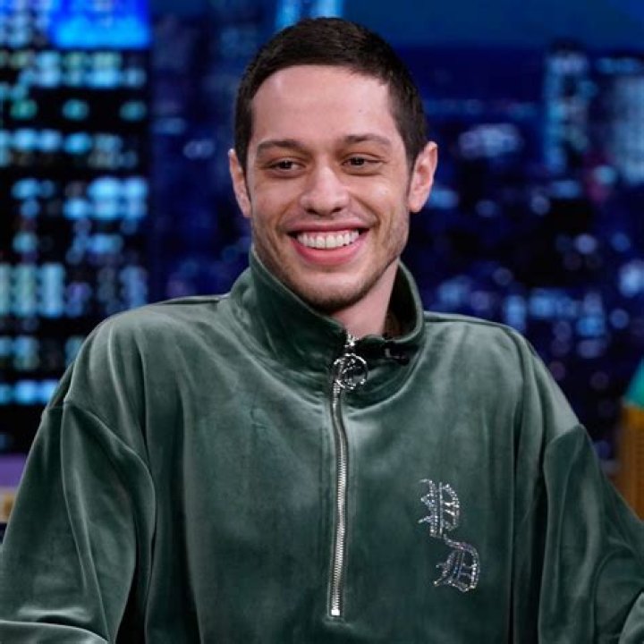 How tall is Pete Davidson