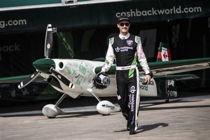 Pete McLeod (Pilot) - Age, Birthday, Bio, Facts, Family, Net Worth, Height & More