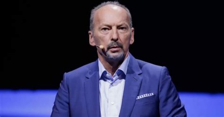 Peter Moore Biography, Age, Height, Wife, Net Worth, Family