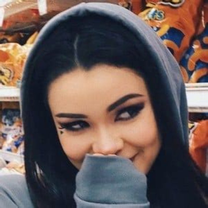 Peyton Michi (YouTube Star) - Age, Birthday, Bio, Facts, Family, Net Worth, Height & More