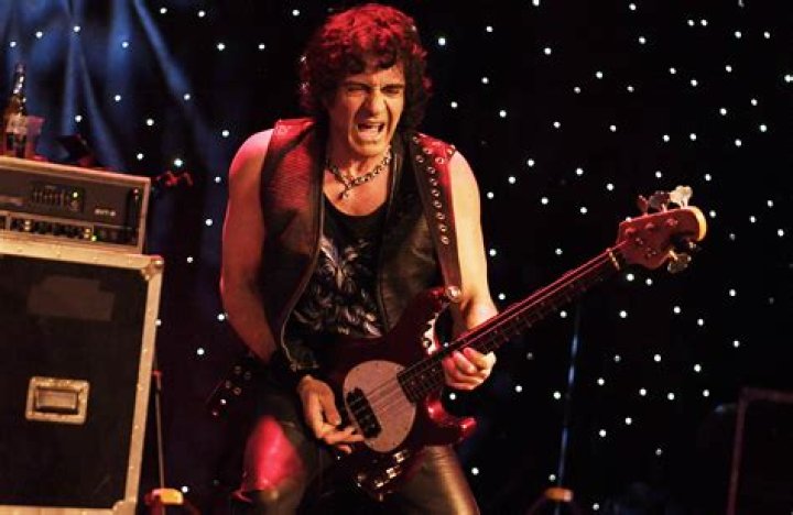 Phil Soussan Biography, Age, Height, Wife, Net Worth, Family