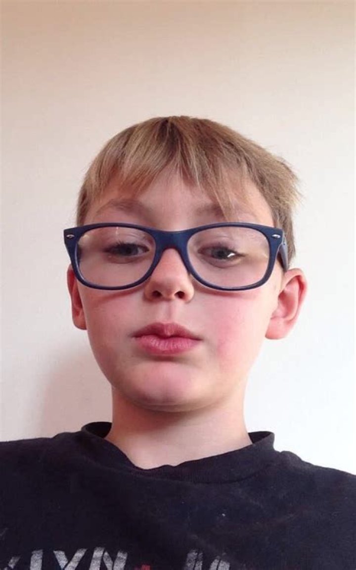 Phoenix List (TV Actor) - Age, Birthday, Bio, Facts, Family, Net Worth, Height & More