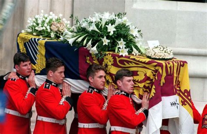 Princess Diana's Funeral In 33 Heartbreaking Photos