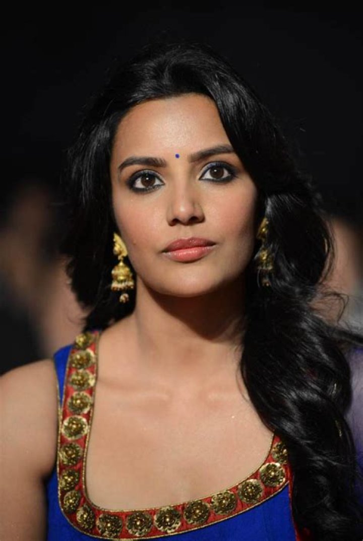 Priya Anand (Movie Actress) - Age, Birthday, Bio, Facts, Family, Net Worth, Height & More