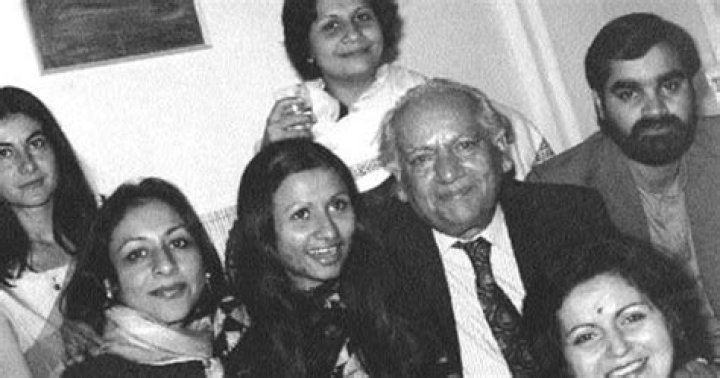 
Prominent Pakistani Singer, Nayyara Noor, 72, has passed away 