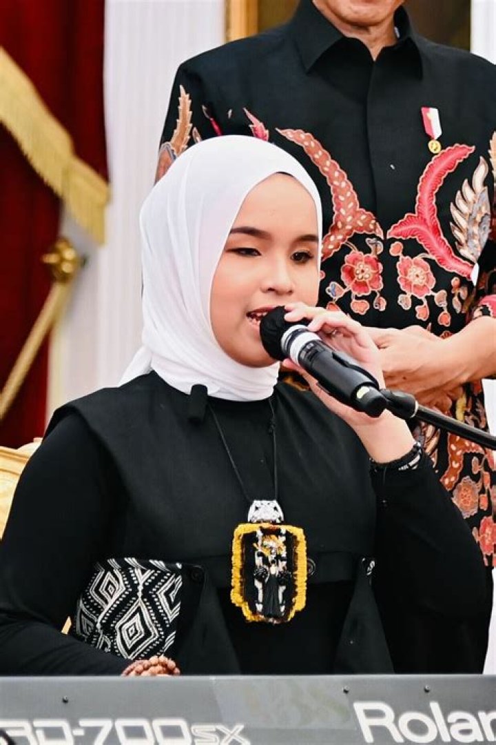 Putri Ariani (Pop Singer) - Age, Birthday, Bio, Facts, Family, Net Worth, Height & More
