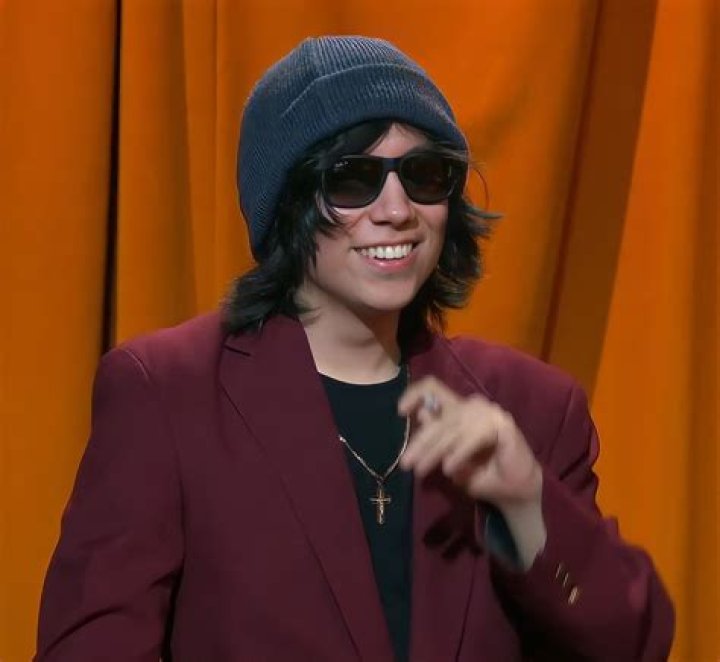 Quackity (YouTube Star) - Age, Birthday, Bio, Facts, Family, Net Worth, Height & More