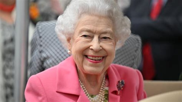 
Queen Elizabeth Gets Driven Around At The 2022 Chelsea Flower Show 