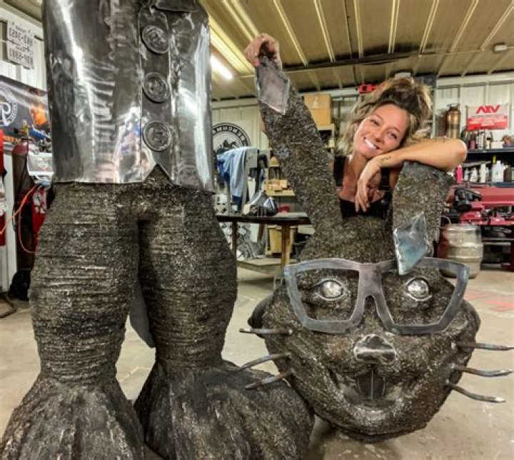 Rae Ripple (Instagram Star) - Age, Birthday, Bio, Facts, Family, Net Worth, Height & More