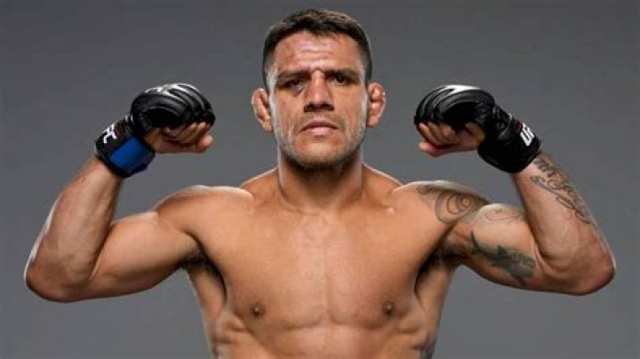 Rafael dos Anjos (MMA Fighter) - Age, Birthday, Bio, Facts, Family, Net Worth, Height & More