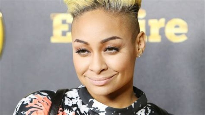 #DiggingItRaven-Symoné Debuts Crazy-Awesome New Hair — Find Out Why She Shaved it Off!