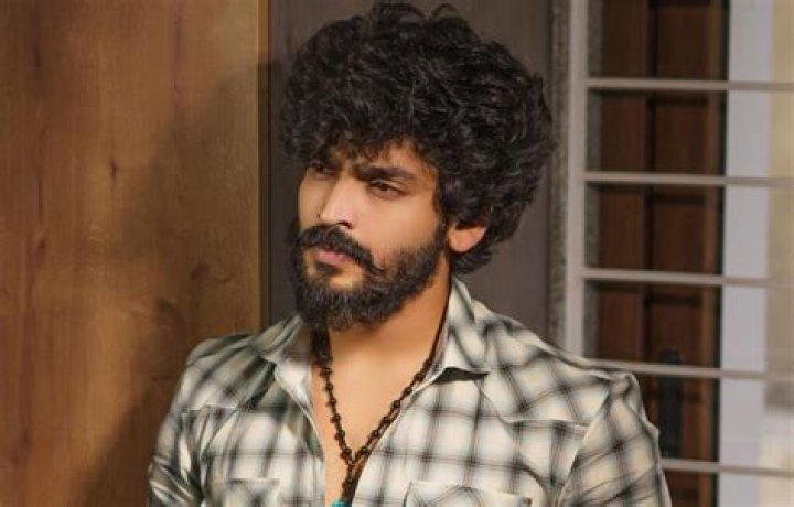 Ravi Krishna Biography, Age, Height, Wife, Net Worth, Family