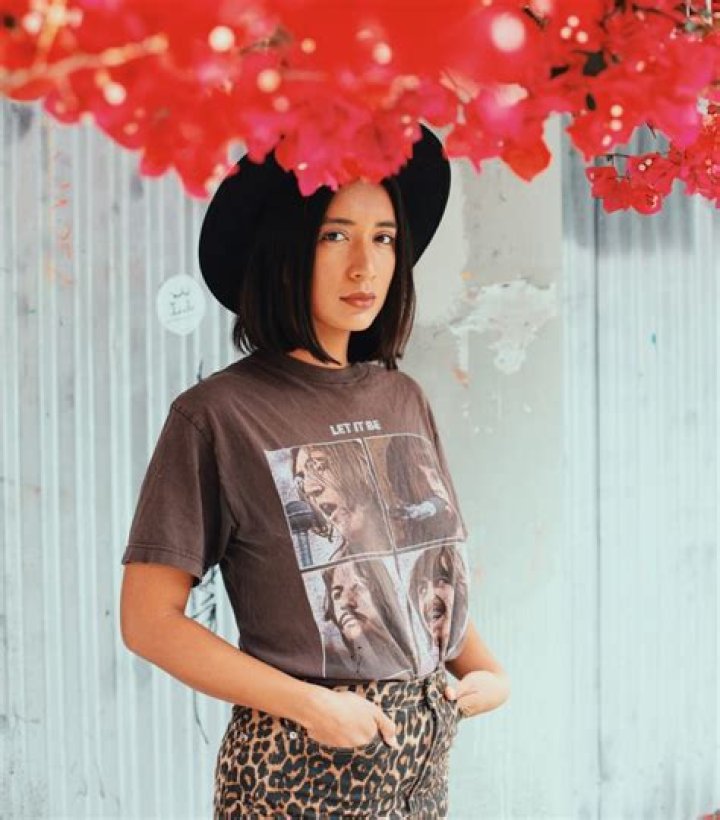 Raye Zaragoza (Folk Singer) - Age, Birthday, Bio, Facts, Family, Net Worth, Height & More