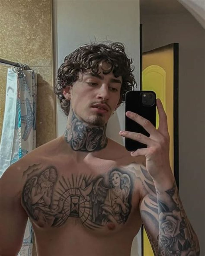 Reed Woehrle (TikTok Star) - Age, Birthday, Bio, Facts, Family, Net Worth, Height & More