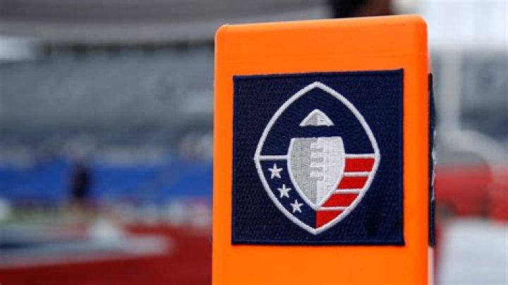 Reggie Fowler Biography, Age, Height, Wife, Net Worth, Family