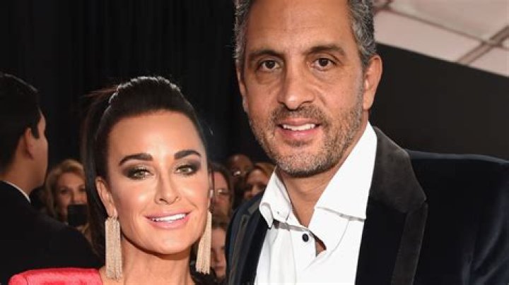 ‘RHOBH’ Star Kyle Richards’ Husband Mauricio Umansky Is a Fan Favorite: Get to Know Him
