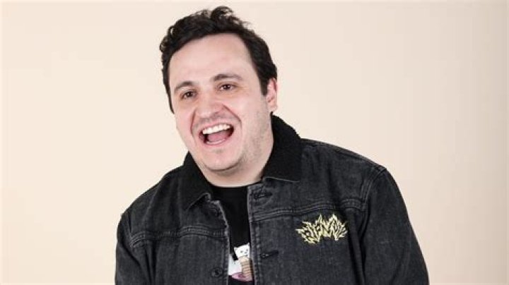 Ricardo O'Farrill (Comediante) - Edad, cumpleaños, biografía, hechos, familia, patrimonio neto, altura y más