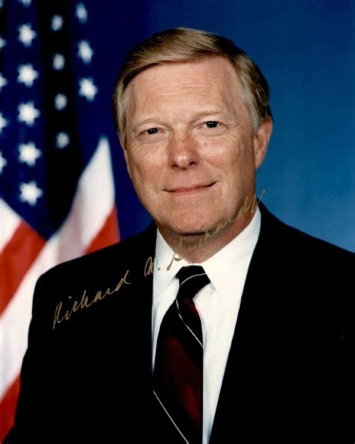 Richard Gephardt Biography, Age, Height, Wife, Net Worth, Family