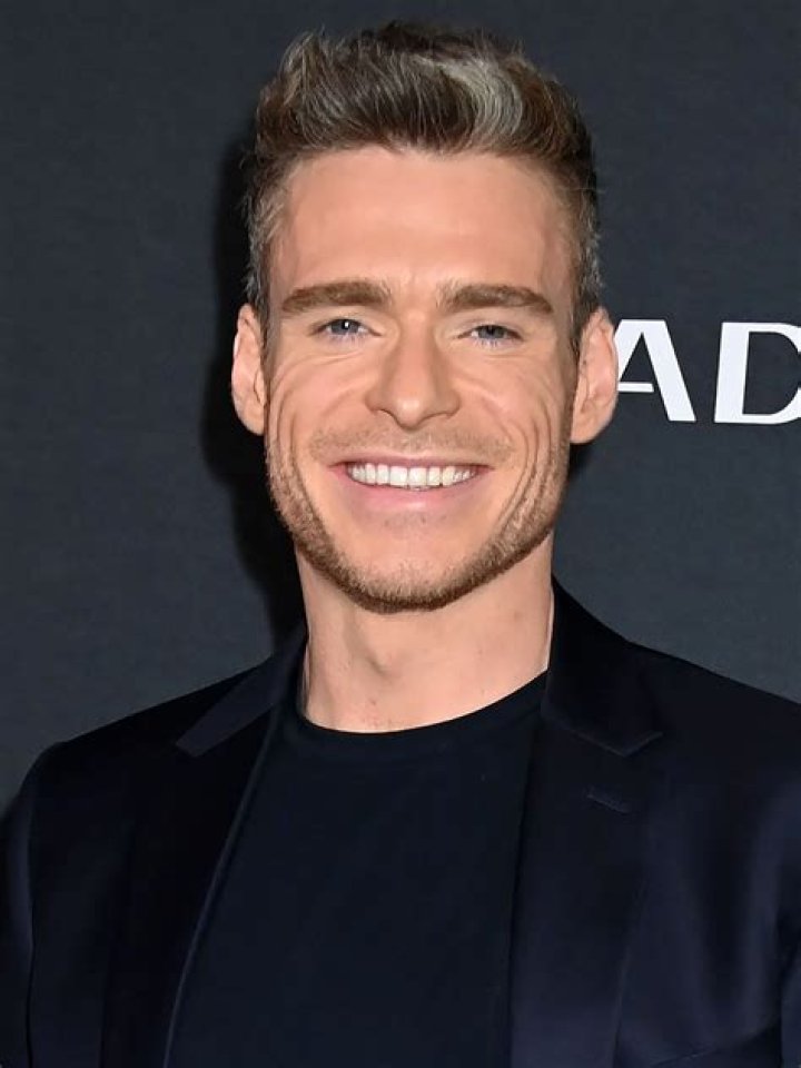 Richard Madden Biography, Age, Height, Wife, Net Worth, Family