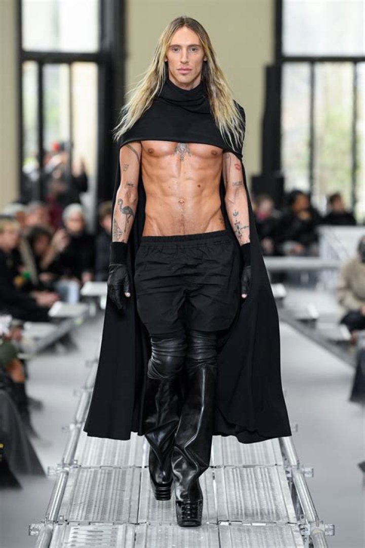 Rick Owens (Fashion Designer) - Age, Birthday, Bio, Facts, Family, Net Worth, Height & More