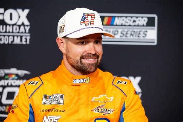 Ricky Stenhouse Jr Height, Weight, Net Worth, Age, Birthday, Wikipedia, Who, Nationality, Biography
