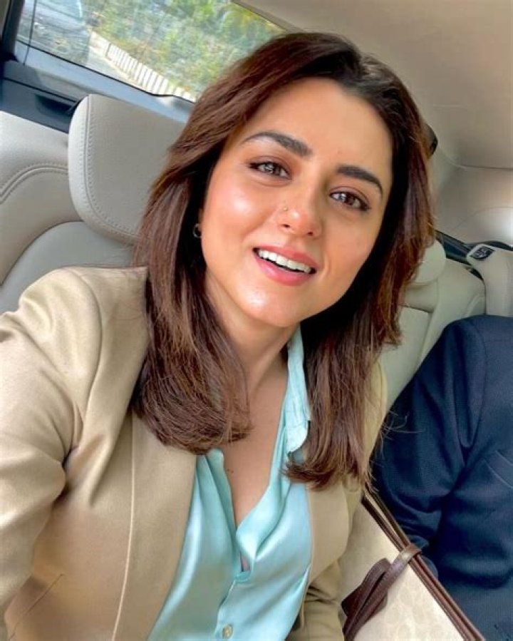 Ridhi Dogra (TV Actress) - Age, Birthday, Bio, Facts, Family, Net Worth, Height & More