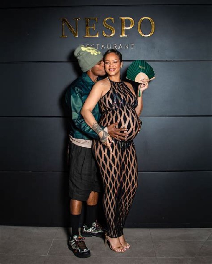 Bad Gal! Rihanna Flaunts Her Toned Legs in a Black Mini Skirt While Stepping Out in NYC