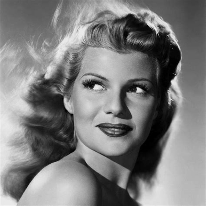 How tall was Rita Hayworth