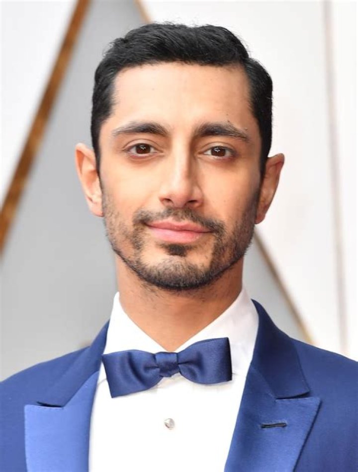 How tall is Riz Ahmed