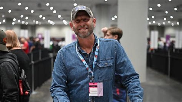 Rob Wiethoff (Voice Actor) - Age, Birthday, Bio, Facts, Family, Net Worth, Height & More