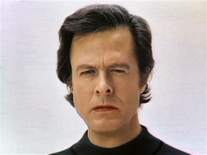 Robert Culp (TV Actor) - Age, Birthday, Bio, Facts, Family, Net Worth, Height & More