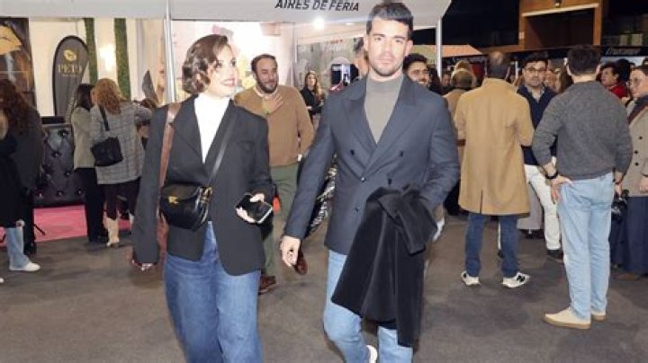 Robert Mendoza (Violinist) - Age, Birthday, Bio, Facts, Family, Net Worth, Height & More