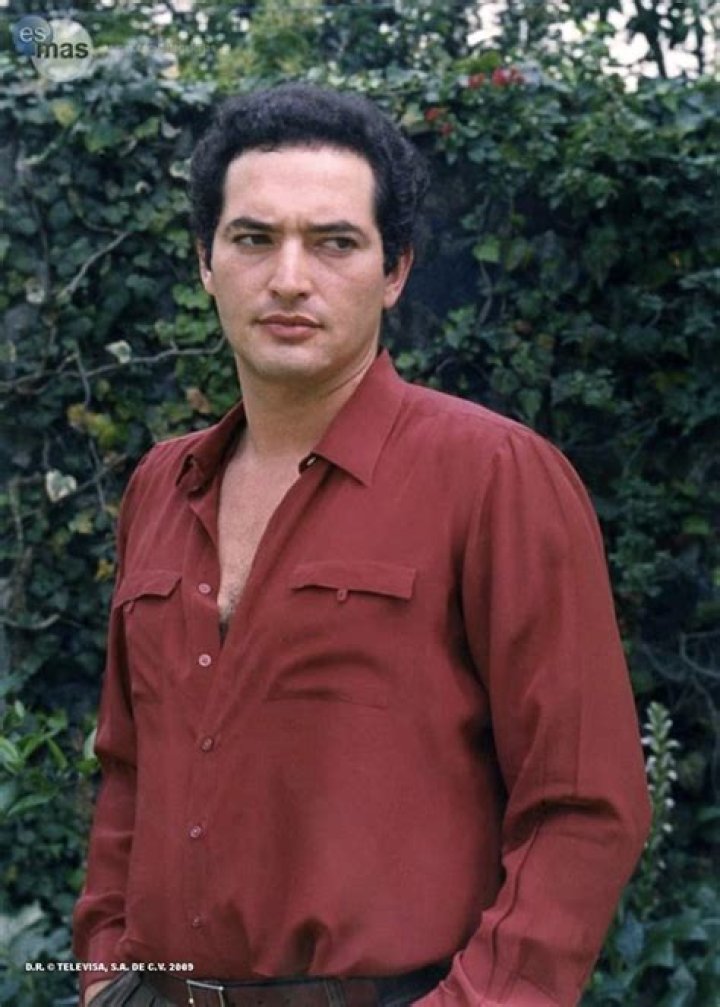 Roberto Ballesteros biografía, edad, altura, esposo, net worth, familia